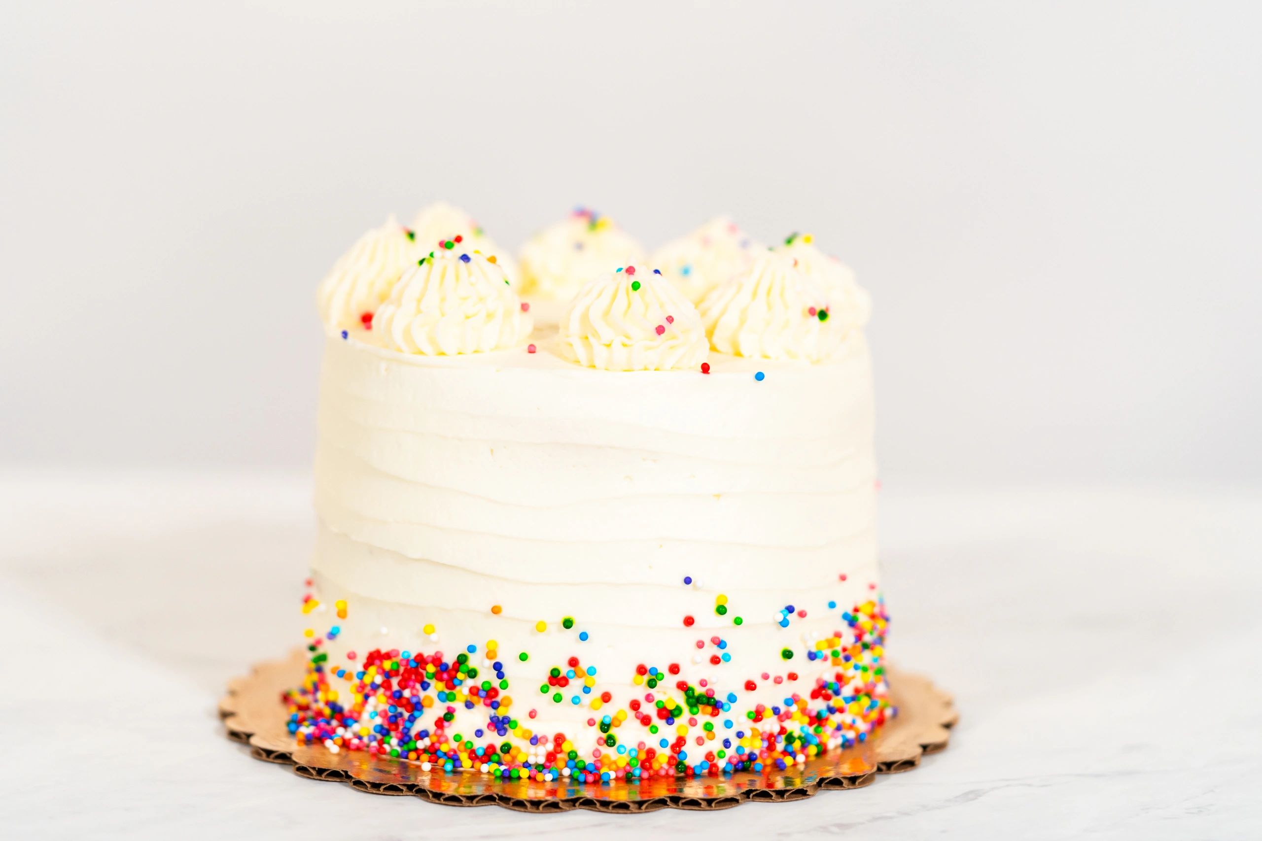 Torta decorada en tonos suaves
